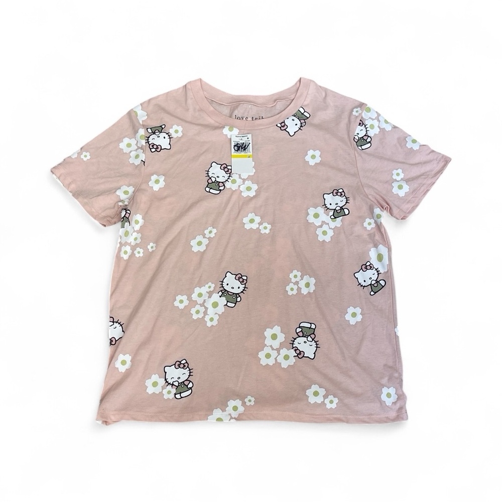 Love Tribe
Juniors' Hello Kitty Crewneck T-Shirt size Medium new color peach